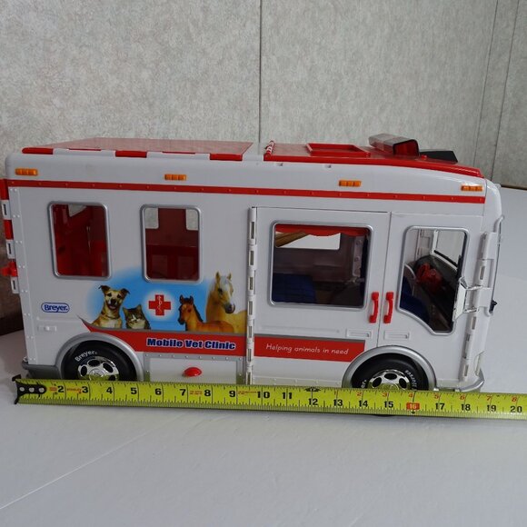 Breyer Mobile Vet Clinic Animal Rescue RV Camper Horse Trailer Toy Vehicle Red - Picture 9 of 15
